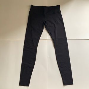Lululemon black wunder under leggings size 10